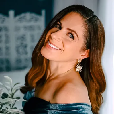 Lindsay Veremis Perrault | Petite Style Blogger profile