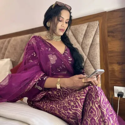 Anchor Janhvi Ranawat profile
