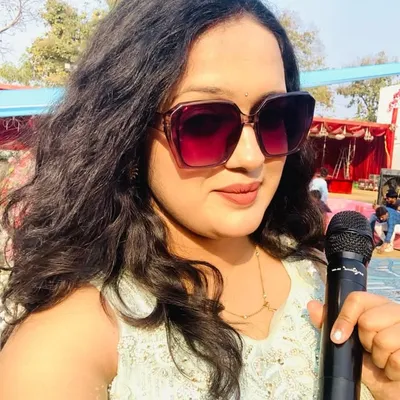 Anchor Ruchi Pandey | Gwalior profile