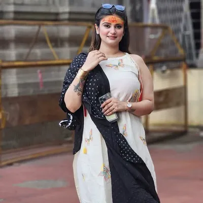 Anchor Varsha Batra profile