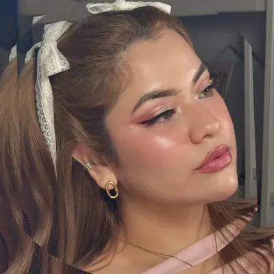 Anda Chaudhry ๐ beauty | travel | family profile