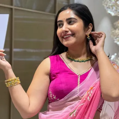 Vani Pathak profile