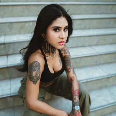Andrea Naclay profile