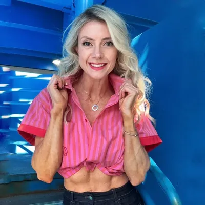 ANDREA SIMULIS profile