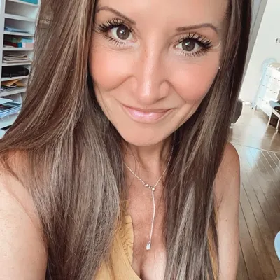 ᗩᑎᗪᖇEᗩ SᑕᕼöᑎEᑎᗷOᖇᑎ profile