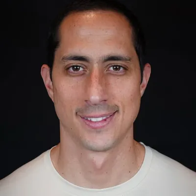 Andrés Gaviño profile