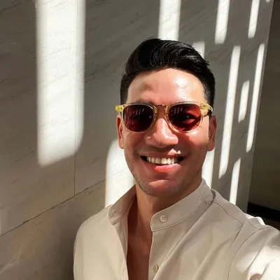 Andrew White Instagram profile photo
