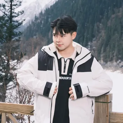 ๐๐ก๐๐ฌ profile