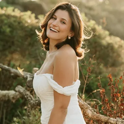 Angela Jakaj profile