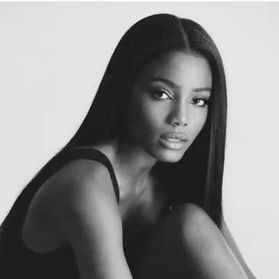 Angéla profile