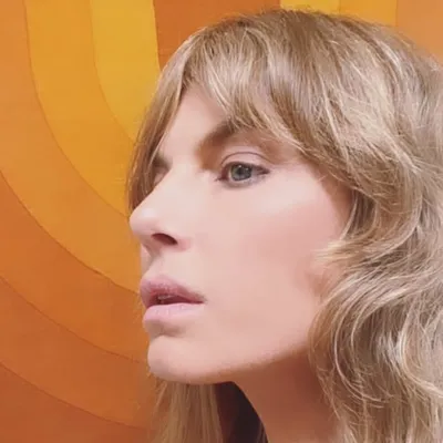 Angela Lindvall profile
