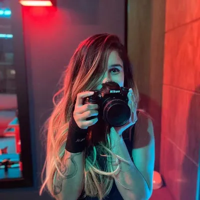 Angela Vives profile