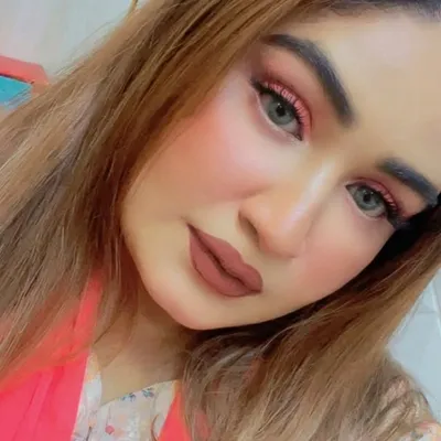 NABIYA SHAIKH | INTERNATIONAL MAKEUP ARTIST & MAKEUP EDUCATORš§æā„ļø profile