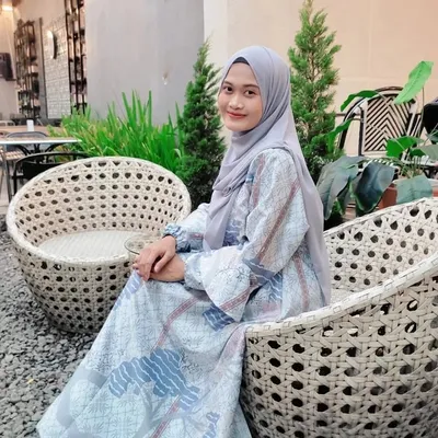 Teh Anggi ๐ธ profile