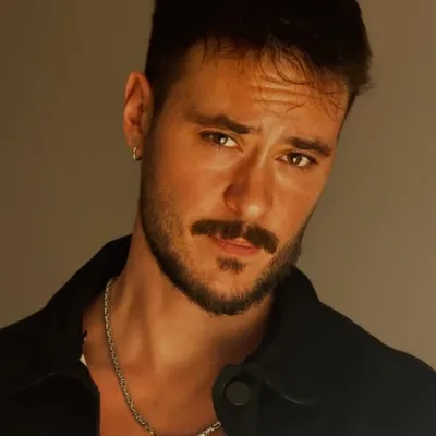 A͟N͟I͟L͟ A͟L͟T͟A͟N͟ profile