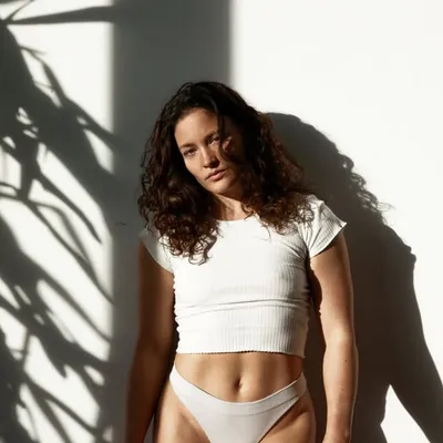 ANINA MUTTER profile