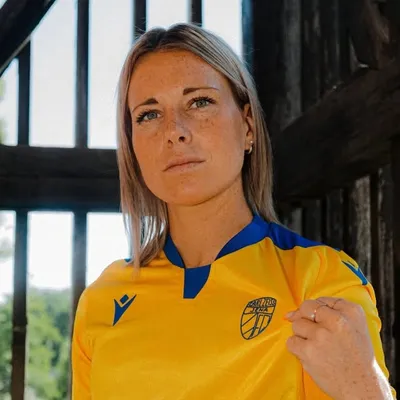 Anja Heuschkel profile