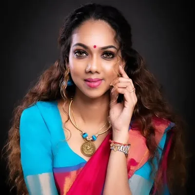 Anjali Mua profile