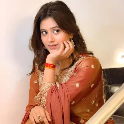 Anjali Arora profile