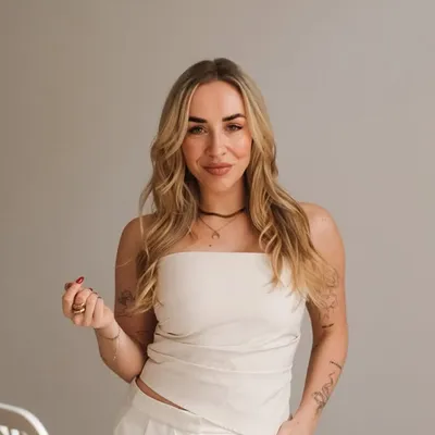 Anna Kalchgruber | Selbstbewusstsein und Vocalcoaching profile