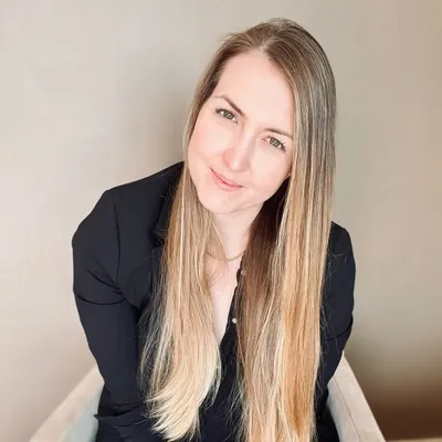 Anna | Instagram & Business Coach profile