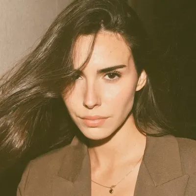 ANNA BURGUILLOS profile