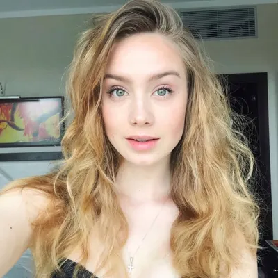 Anna Kadeřávková profile