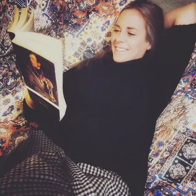 Anna • Books & Literary Rabbit Holes profile
