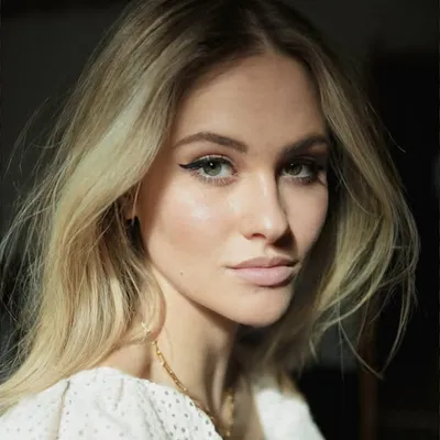 Hey I'm Anna 🦋 profile