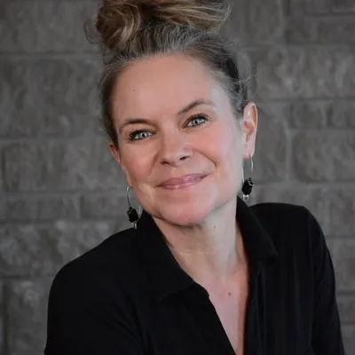 Annie Brocoli profile