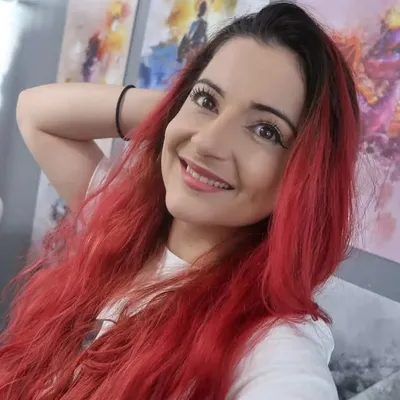 AnnieFuchsia profile