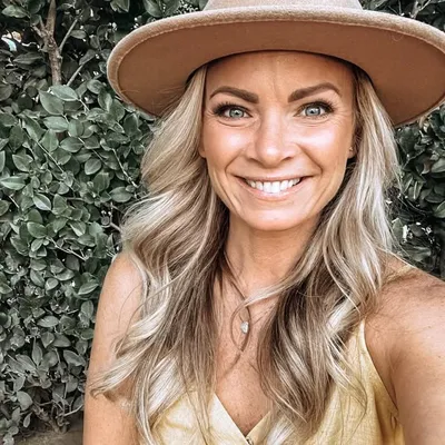 Annie Webb profile