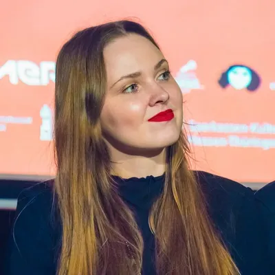 ANNIKA HOFMANN profile