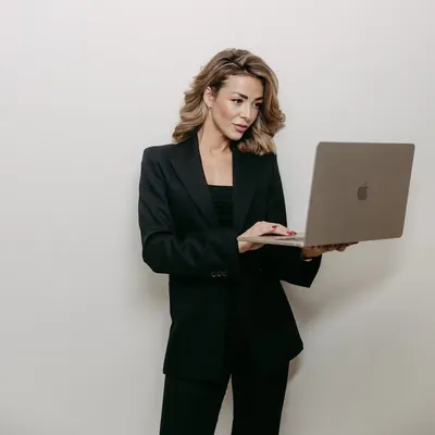 Ann-Kathrin Hellge | Gründerin, Speakerin & Kolumnistin profile