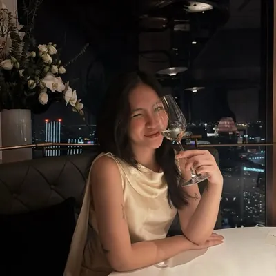 Nhi Nhan profile