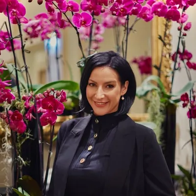 Ansavvy Skin | Ana-Maria Ciubota | Beauty Coach | Author | profile