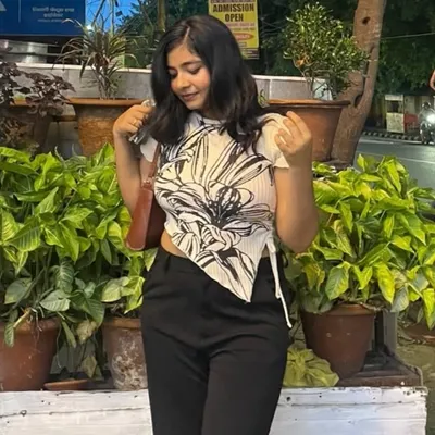ANSHIKA SIDDHARTH || Fashion, Beauty and Dance🌸 profile