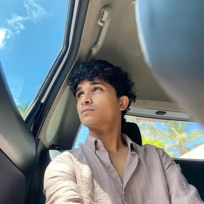 انس profile