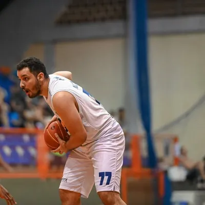 Antony Nicolau profile