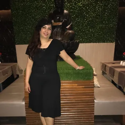 Anita Advani profile