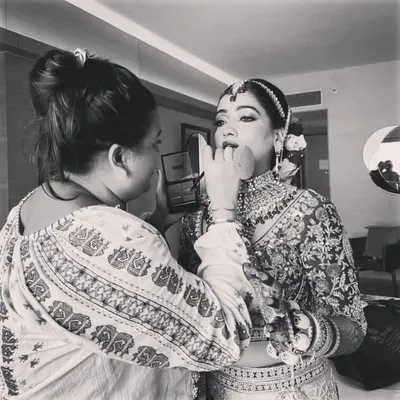 ANUSHKA | MAKEUP ARTIST profile