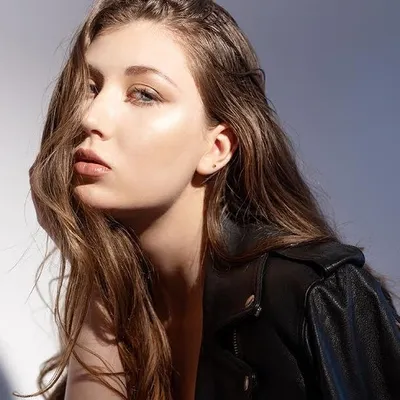 Anya | vancouver model & content creator profile