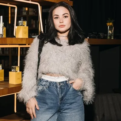 ANYA PAPRIKA profile