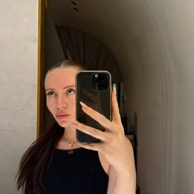 Anya Stoliar profile
