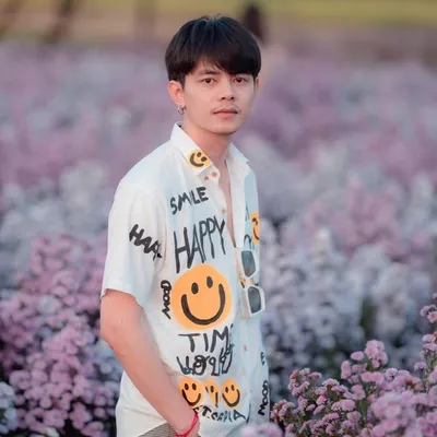 ทอม ไนท์ติ้งเกล profile