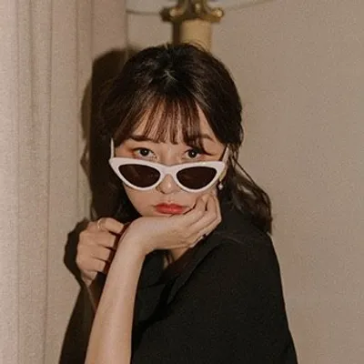 到處都是瘋女人 Apple ✨ profile