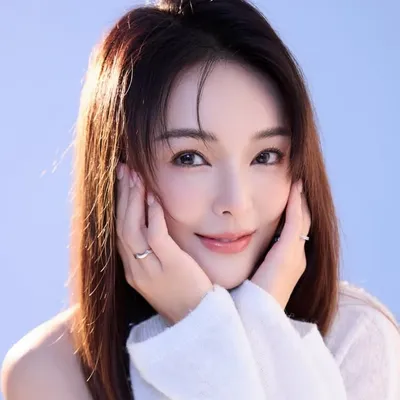 Apple Hong profile