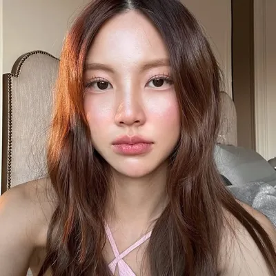April Napatrada Karnchanacharoen profile