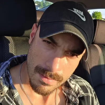 عاقب profile