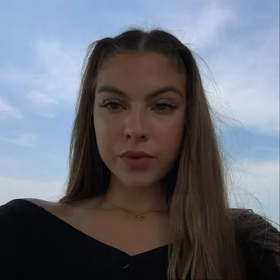 Tara Alise ☀️ profile